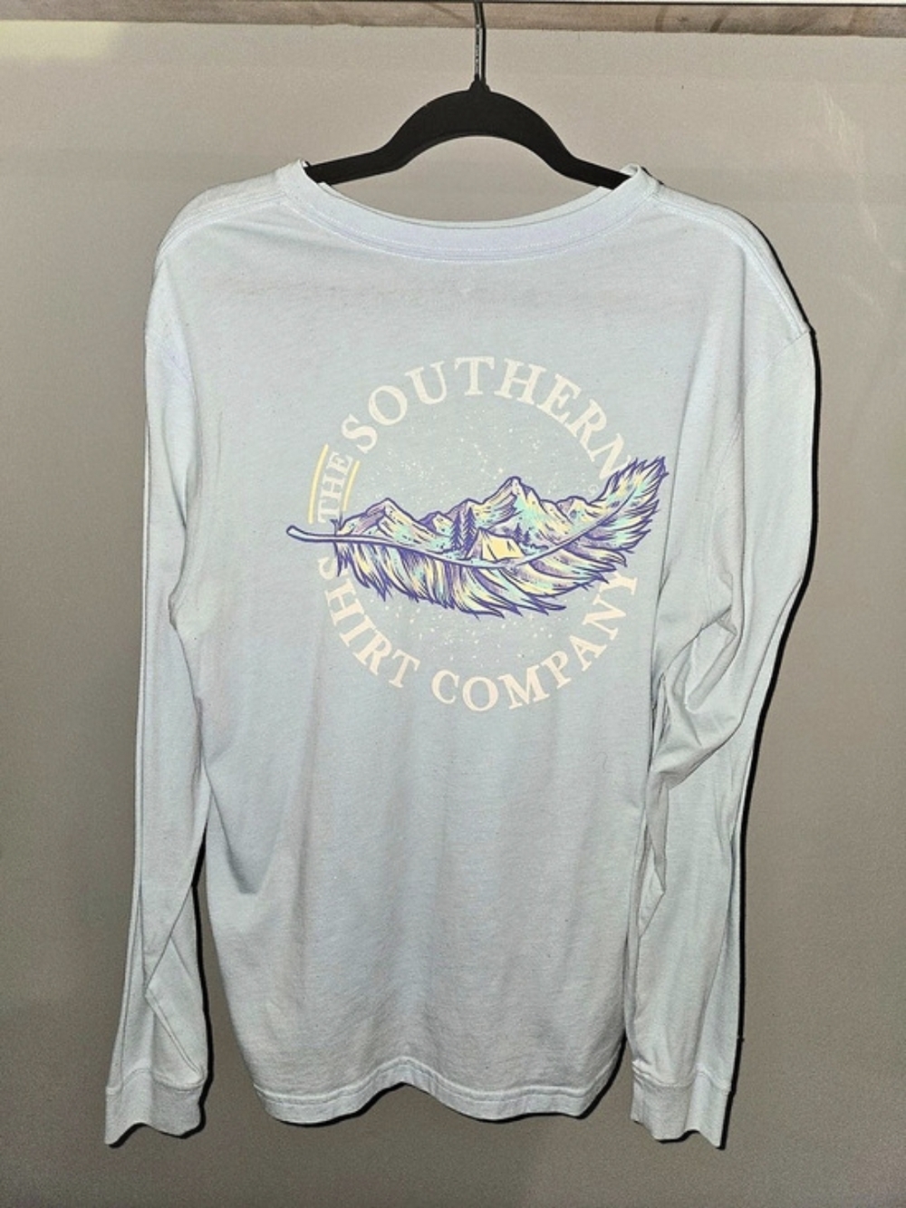 Southern Shirt Long Sleeve Graphic Tee in Blue Size Medium